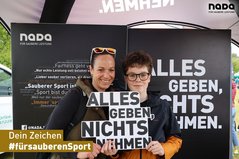 Das Foto von Besuchern bei der Kick-off Veranstaltung der Challenge Roth. 